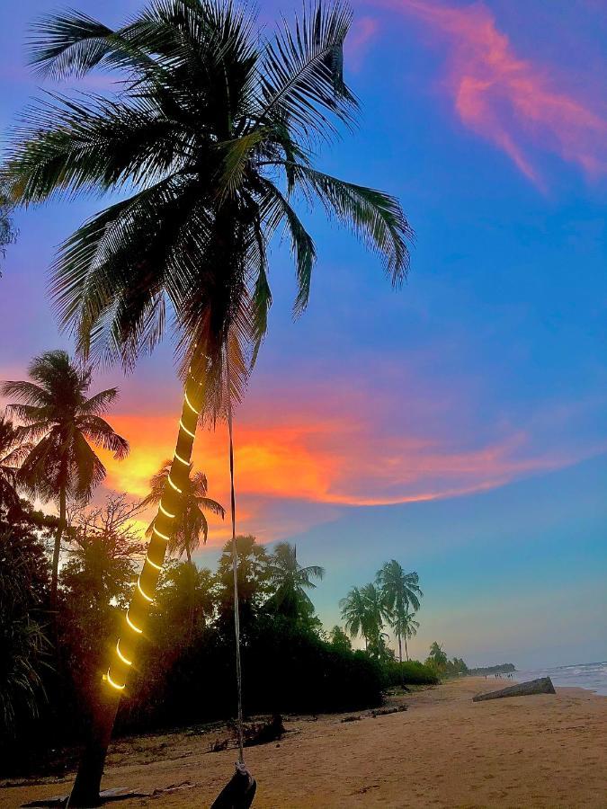 Moon Isle Beach Bungalow Nilaveli Bagian luar foto