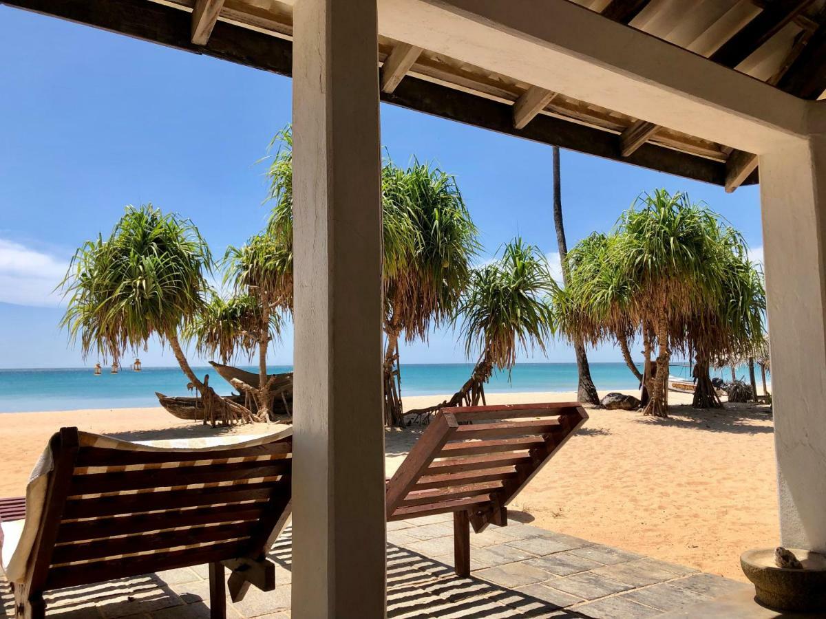 Moon Isle Beach Bungalow Nilaveli Bagian luar foto
